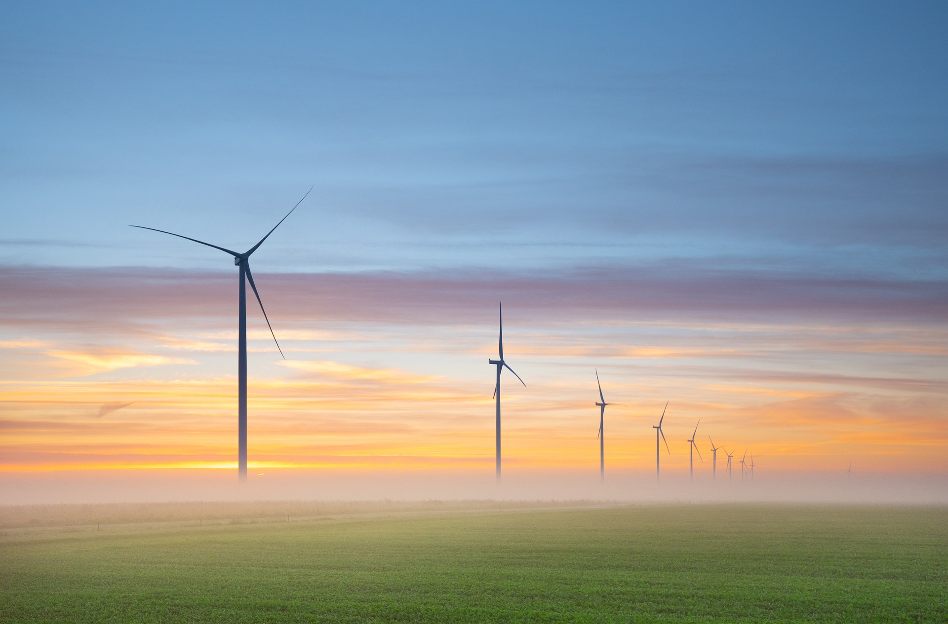Windmolens die windenergie opleveren voor de energietransitie