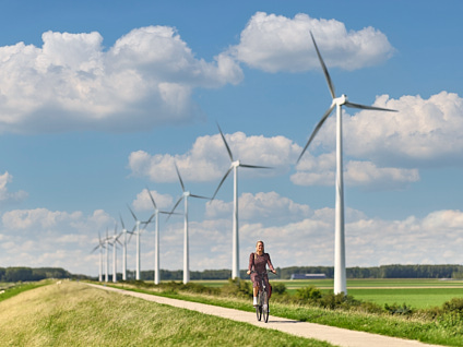 Dijk Duurzaam Windmolens Fiets Vrouw 424X318