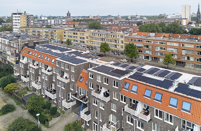 Vve Dak Zonnepanelen Gevel Uitzicht Wijk Schiedam 665X436